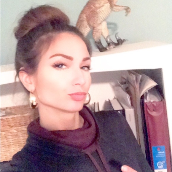 Meet your Posher, Emmi - Picture 2 of 2